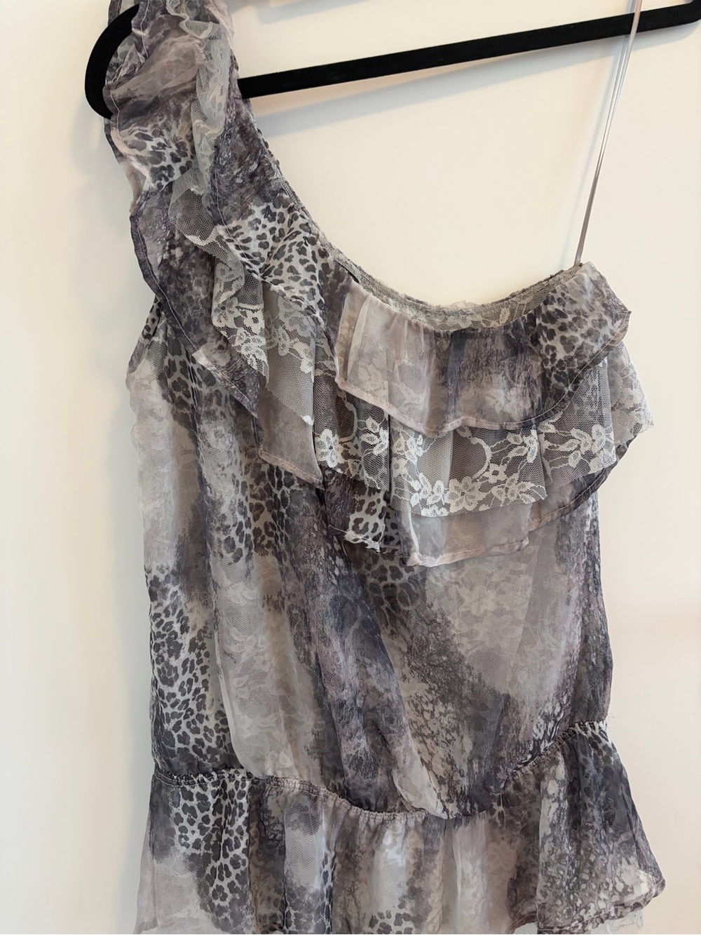 Guess Animal Print One-Shoulder Ruffle Lace Blouse size XS